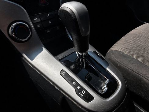 Used 2014 Chevrolet Cruze LS FWD image 14