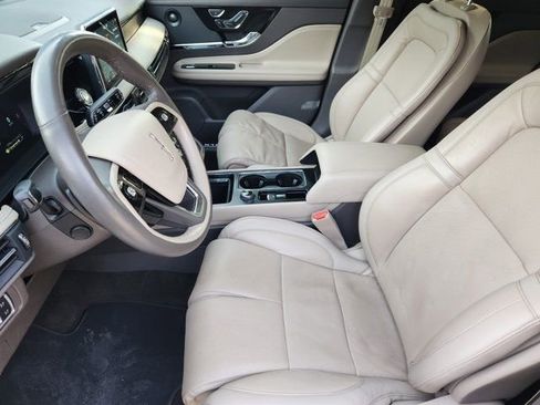 Used 2022 Lincoln Corsair Reserve w/ Equipment Group 201A image 4