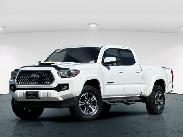 Used 2019 Toyota Tacoma TRD Sport w/ TRD Premium Sport Package RWD image 2