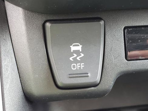 Used 2024 Toyota RAV4 XLE image 25