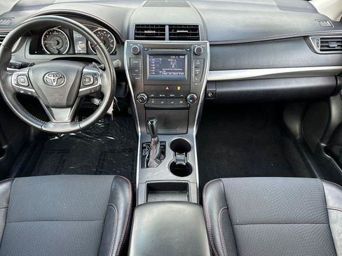 Used 2017 Toyota Camry SE image 13