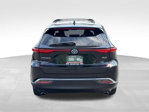 Used 2023 Toyota Venza XLE AWD/4WD image 6