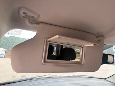 Used 2017 Dodge Journey SE w/ Flexible Seating Group FWD image 34