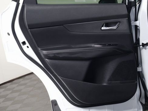 Used 2025 Nissan Murano SV image 13