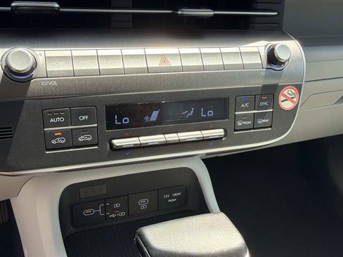 Used 2024 Hyundai Kona SEL FWD image 28