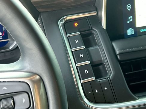 Used 2024 Chevrolet Tahoe LT w/ Luxury Package image 30