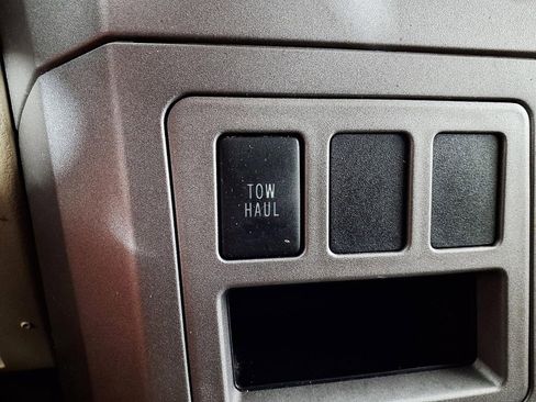 Used 2013 Toyota Tundra 2WD CrewMax w/ SR5 Pkg image 21