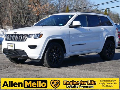 Used 2022 Jeep Grand Cherokee Laredo X image 1