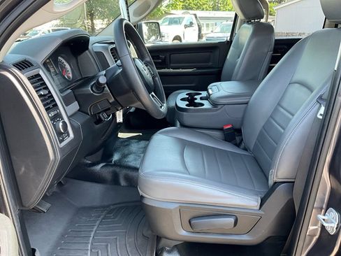 Used 2018 RAM 1500 Tradesman w/ Chrome Appearance Group AWD/4WD image 16