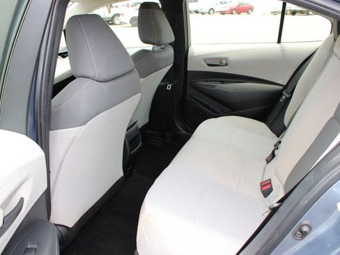 Used 2022 Toyota Corolla LE FWD image 11