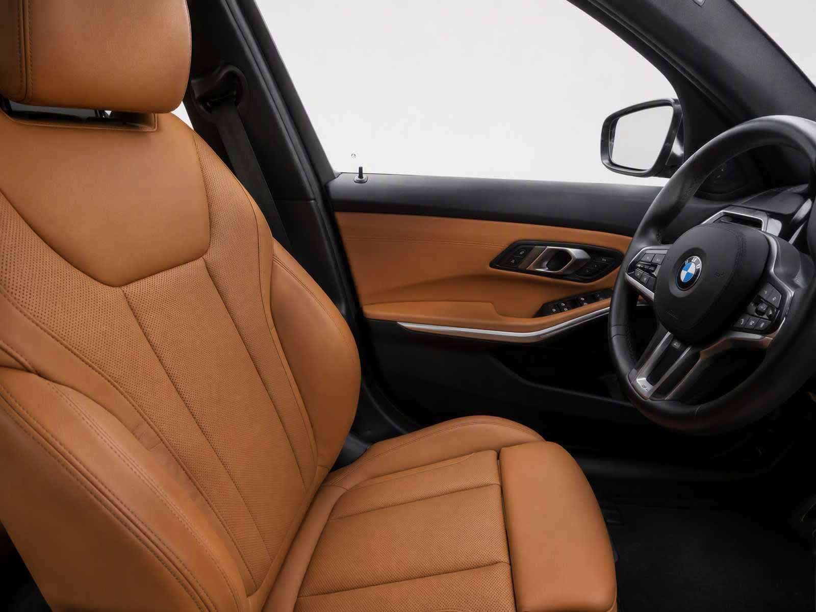 New 2026 BMW 330i xDrive Sedan w/ Convenience Package AWD/4WD image 10