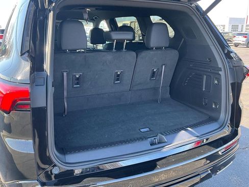 Used 2025 Buick Enclave Sport Touring image 4