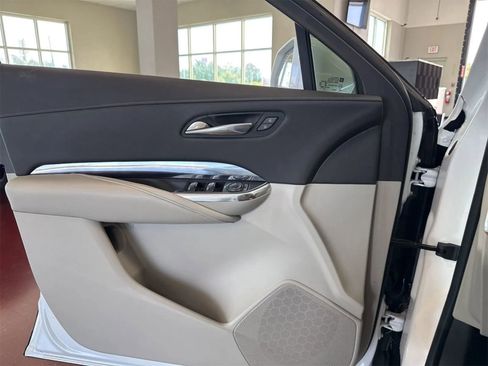 Used 2019 Cadillac XT4 Luxury FWD image 10