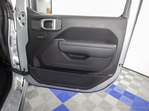Used 2024 Jeep Wrangler Unlimited Sport AWD/4WD image 15