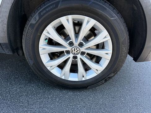 Used 2018 Volkswagen Tiguan SE image 14