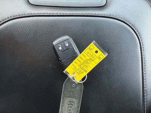 Used 2024 RAM 3500 Tradesman w/ Chrome Appearance Group image 28