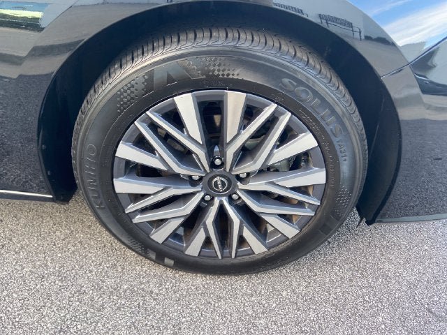 Used 2025 Nissan Altima 2.5 SV FWD image 8
