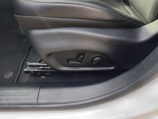 Used 2025 Jeep Compass Limited AWD/4WD image 16