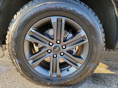 Used 2021 Ford F150 Lariat w/ Equipment Group 502A High image 21