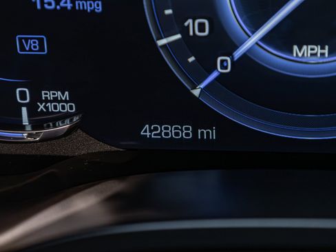 Used 2020 Cadillac Escalade 2WD image 17