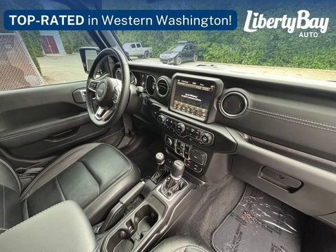 Used 2023 Jeep Wrangler Unlimited Sahara w/ Cold Weather Group AWD/4WD image 24