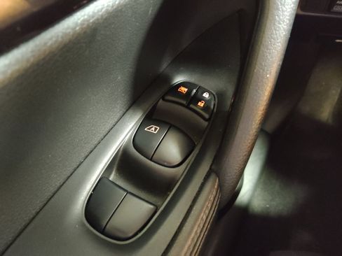 Used 2020 Nissan Rogue SV AWD/4WD image 27