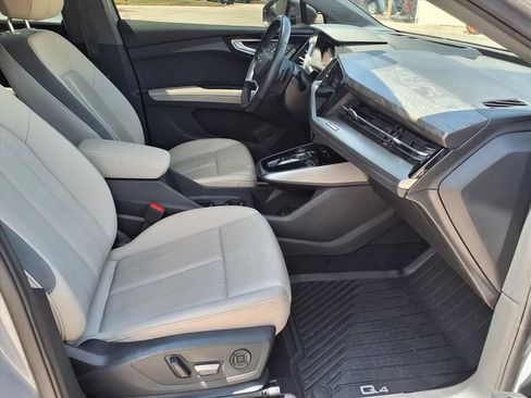 Used 2023 Audi Q4 e-tron Prestige AWD/4WD image 9
