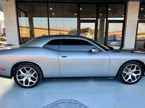 Used 2015 Dodge Challenger SXT Plus image 6