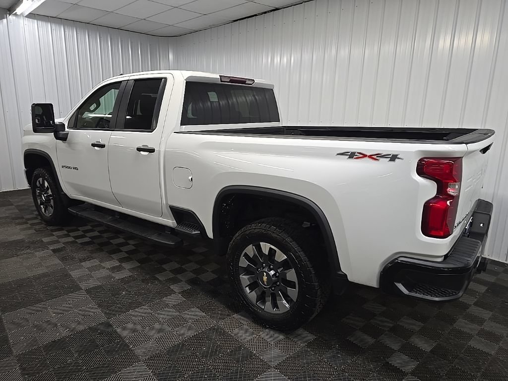 Used 2021 Chevrolet Silverado 2500 Custom w/ Custom Value Package AWD/4WD image 9