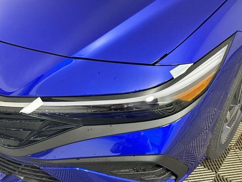New 2025 Hyundai Elantra SEL FWD image 4