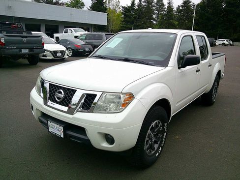 Used 2016 Nissan Frontier SV AWD/4WD image 1
