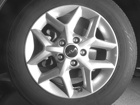 Used 2025 Kia Soul LX w/ LX Technology Package image 12