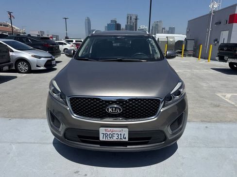 Used 2016 Kia Sorento FWD image 8