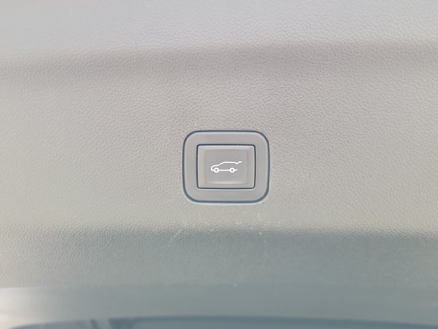 Used 2026 GMC Yukon Elevation RWD image 8