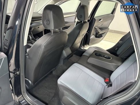 Used 2025 Volkswagen Jetta SE image 21