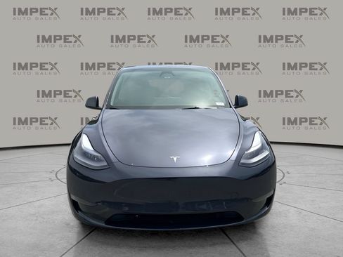 Used 2024 Tesla Model Y Long Range AWD/4WD image 8