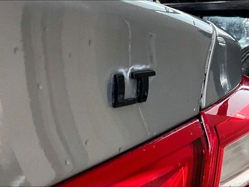 Used 2018 Chevrolet Malibu LT image 9