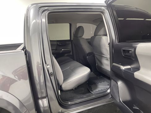 Used 2019 Toyota Tacoma SR5 image 19