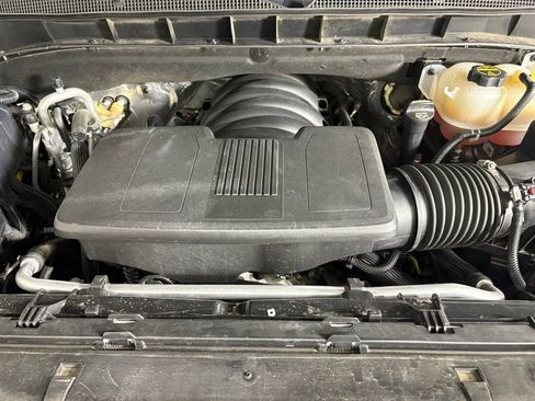 Used 2024 Chevrolet Suburban Premier RWD image 47