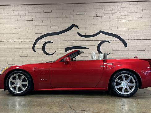 Used 2005 Cadillac XLR image 14