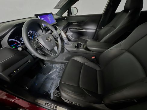 Used 2024 Toyota Venza Nightshade AWD/4WD image 15