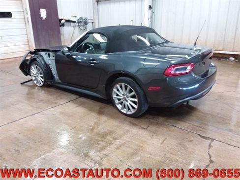 Used 2017 FIAT 124 Spider Lusso image 2