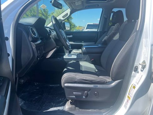 Used 2017 Toyota Tundra SR5 AWD/4WD image 10