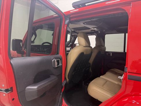 Used 2019 Jeep Wrangler Unlimited Rubicon image 24