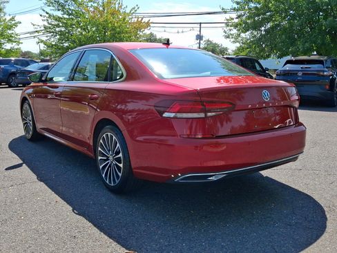 Certified 2022 Volkswagen Passat 2.0T FWD image 4