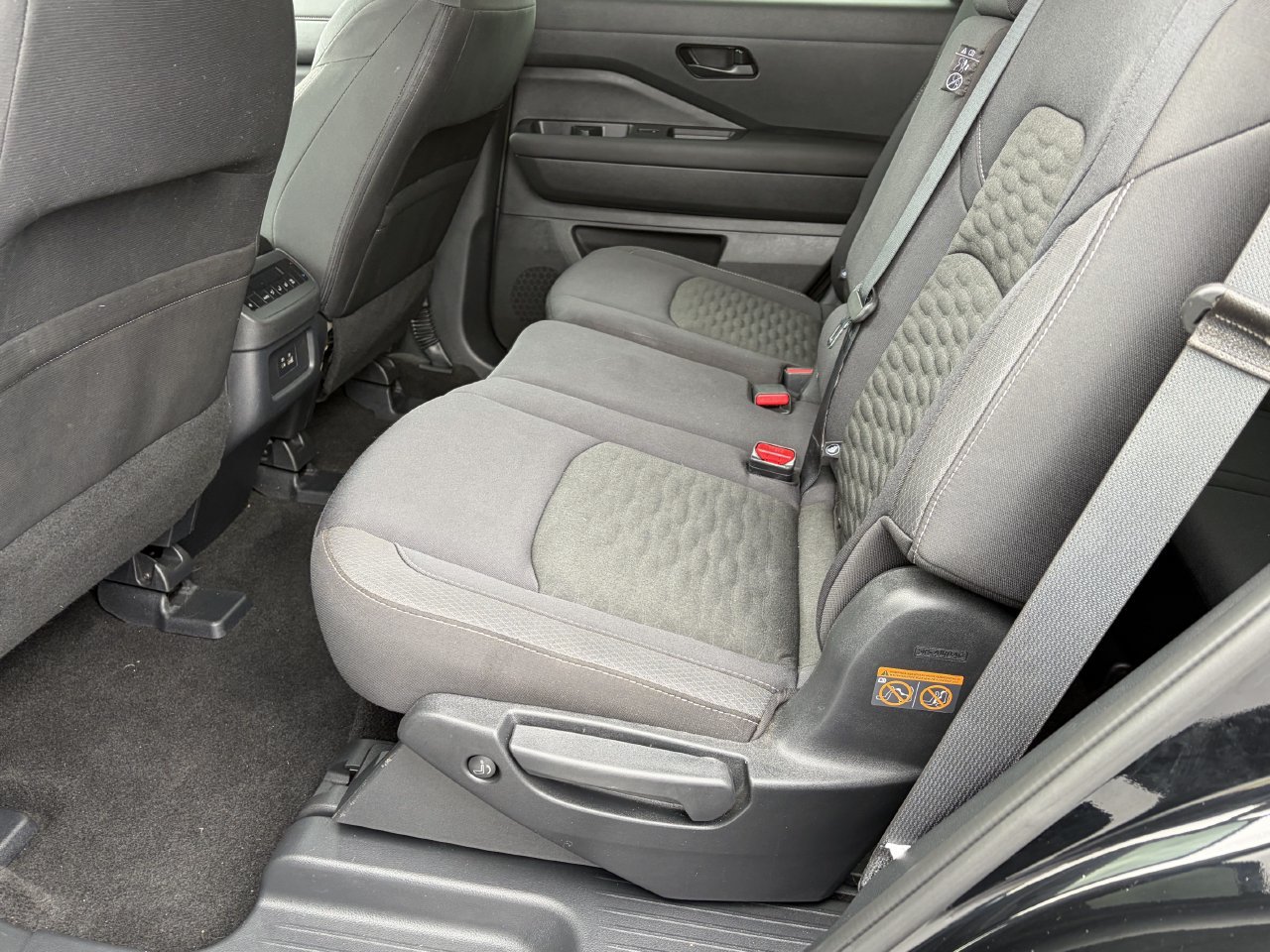 Certified 2025 Nissan Pathfinder SV FWD image 13