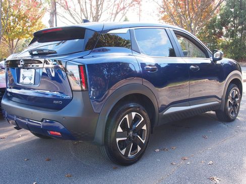 Used 2025 Nissan Kicks SV image 7