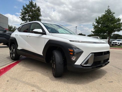 Used 2024 Hyundai Kona SEL AWD/4WD image 4