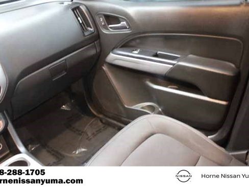 Used 2017 Chevrolet Colorado LT w/ LT Convenience Package AWD/4WD image 11