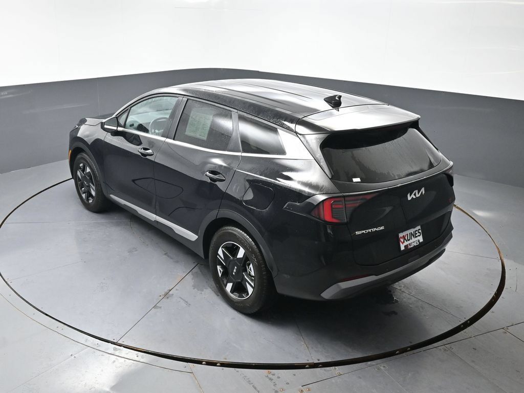 Used 2026 Kia Sportage LX FWD image 45